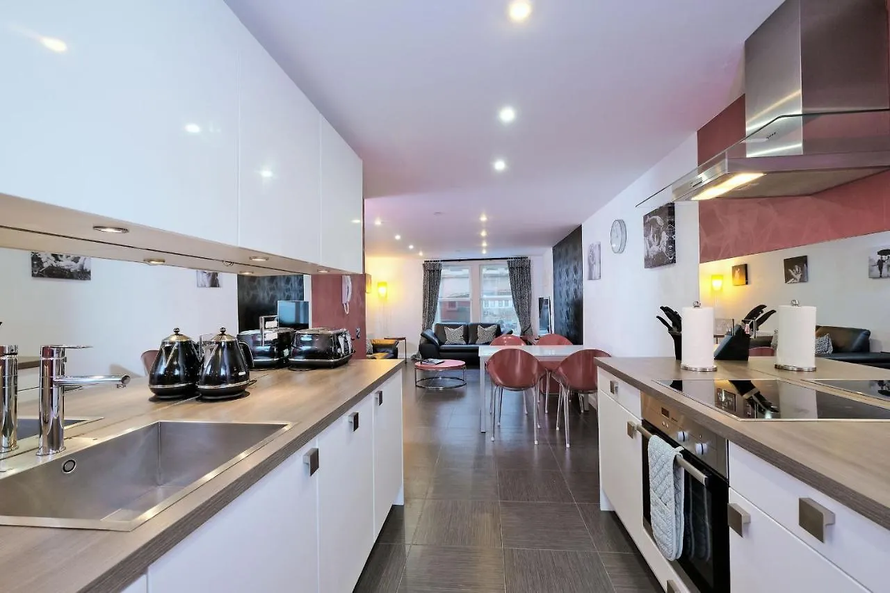 Town And Country Chapel Street Apartments Aberdeen Aparthotel