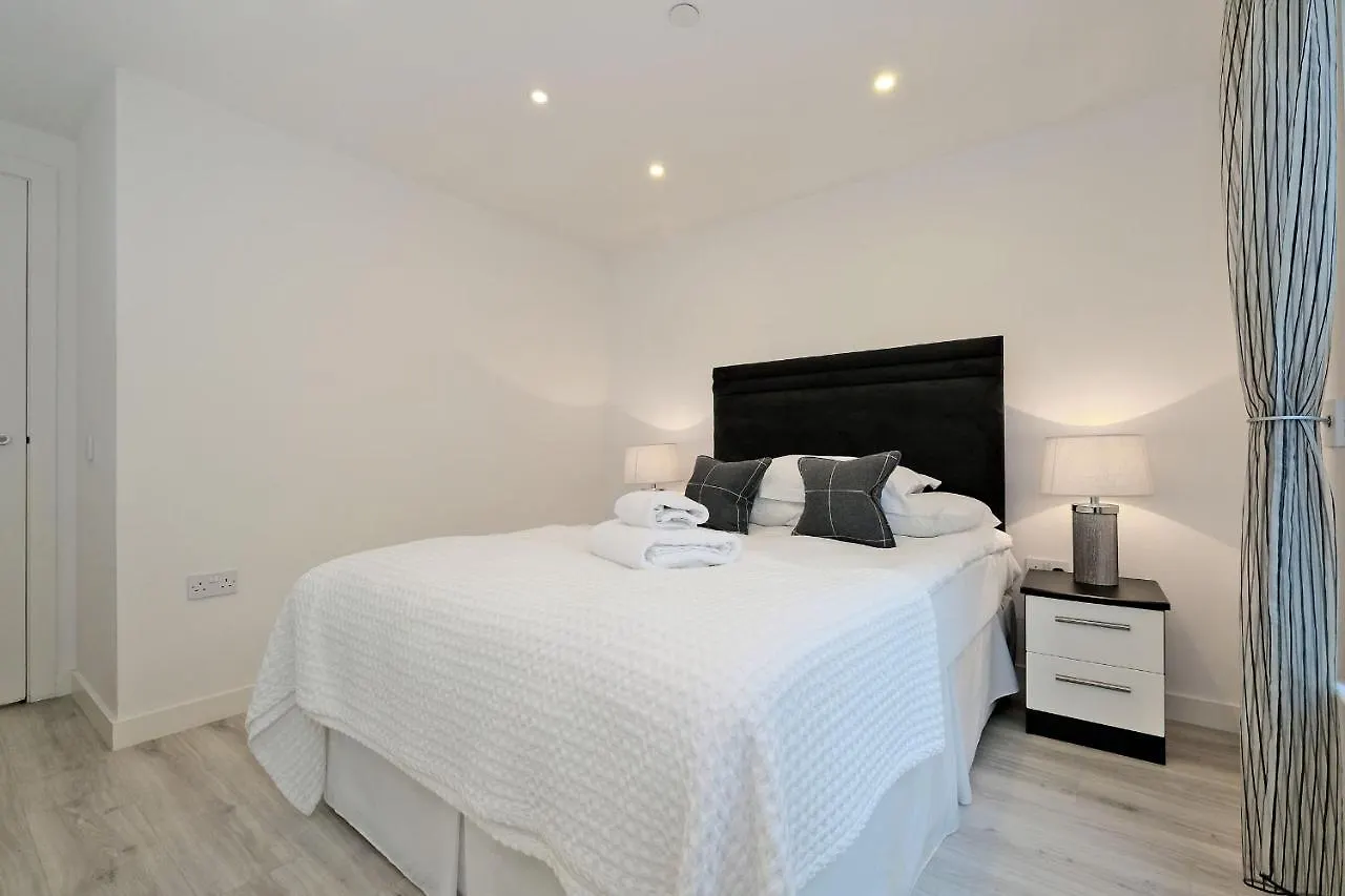 Town And Country Chapel Street Apartments Aberdeen